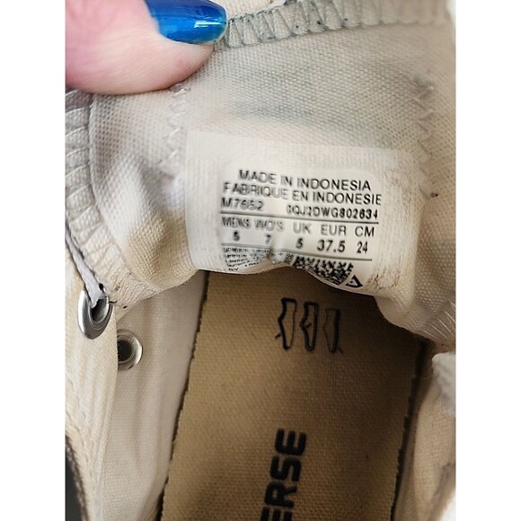 Converse Chuck Taylor All Star White Low Top Sneaker in Women's Size 7 Mens Sz 5 - Picture 11 of 16